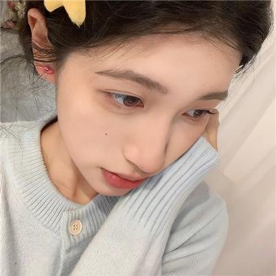 魕